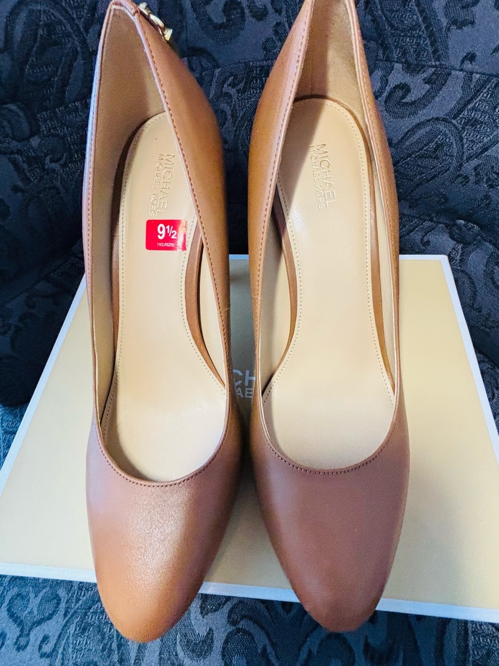 Michael Kors Leather Pointed Toe Pumps | Cognac Brown | Size 9.5M | Original Box - Picture 2 of 4